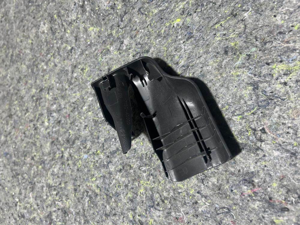 14-20 Infiniti Q50 Front Right RH Passenger Side Seat Track Rail Cover Trim OEM – photo 2