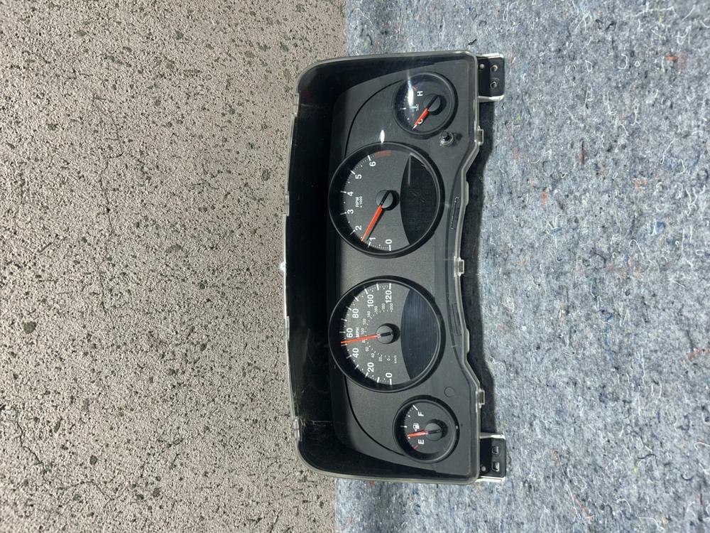 2011-2012 Jeep Patriot Speedometer Instrument Cluster Gauges – photo 2