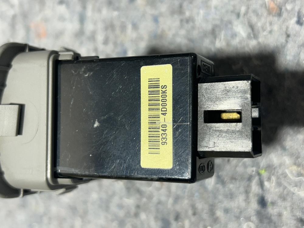2006-2008 Sedona Interior Light Switch 933904D00KS OEM – photo 4