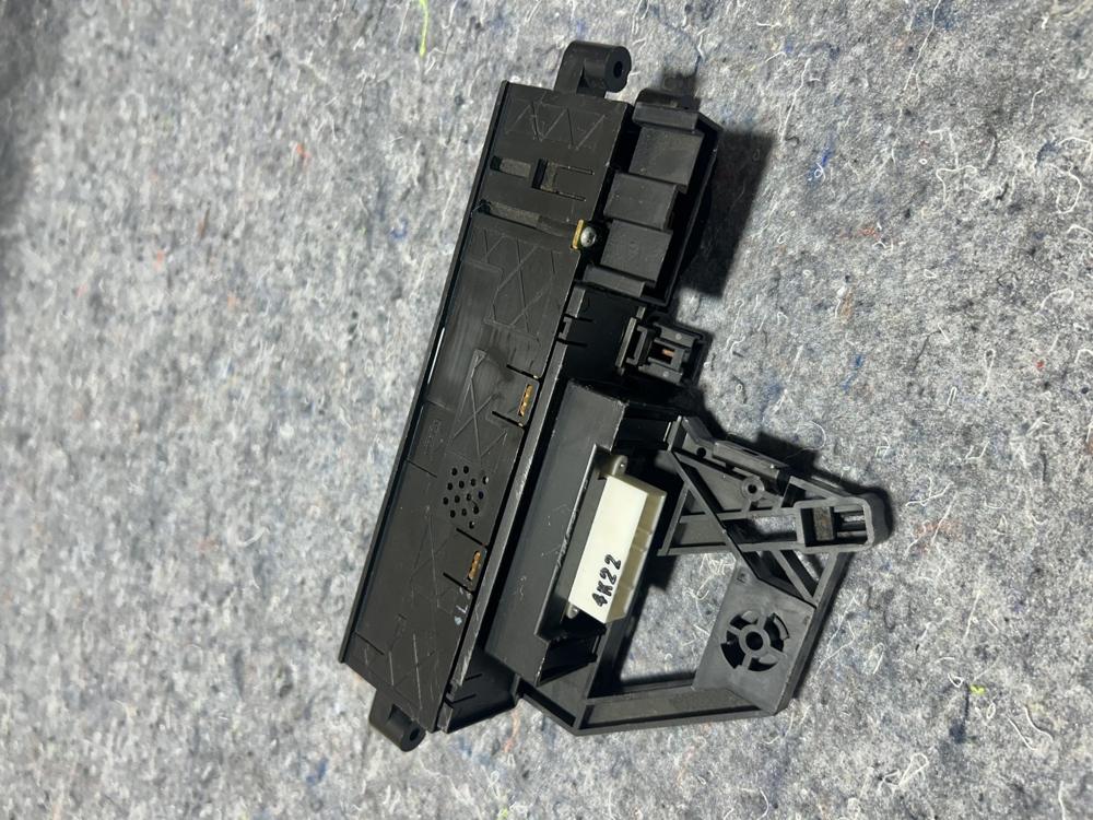 200-2001 Nissan Altima AC Control 27510 – photo 4