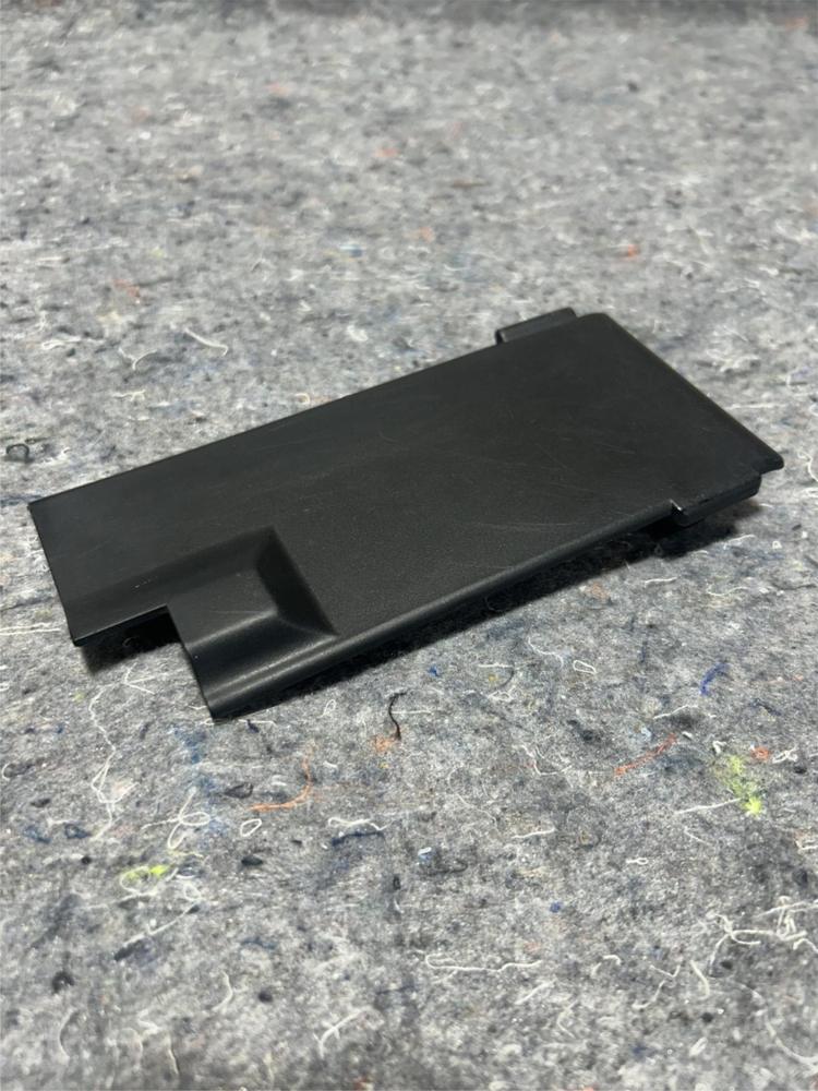 LH Seat Wiring Cover Cap VW Jetta 1K0971981B OEM – photo 1