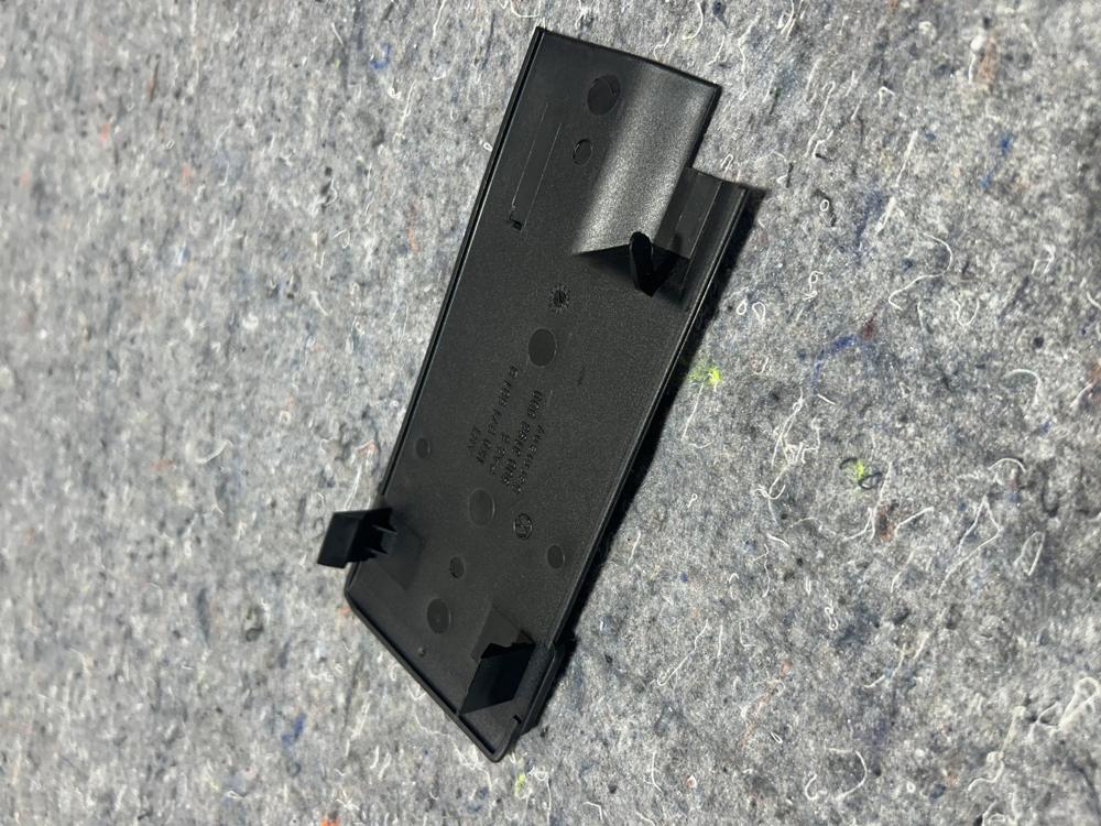 LH Seat Wiring Cover Cap VW Jetta 1K0971981B OEM – photo 4