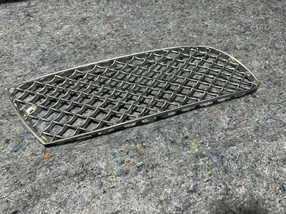 06-13 Bentley Continental Flying Spur Front Bumper Lower Mesh Grill OEM – photo 1