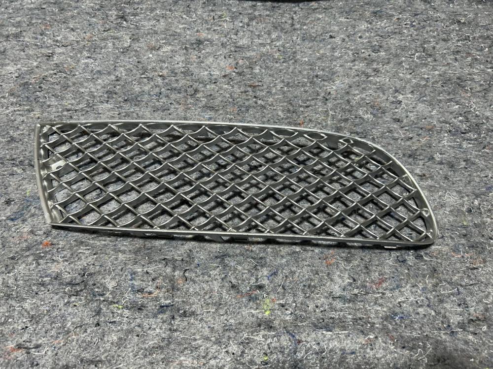 06-13 Bentley Continental Flying Spur Front Bumper Lower Mesh Grill OEM – photo 2