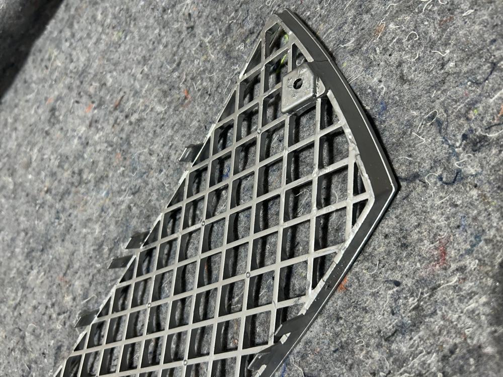 06-13 Bentley Continental Flying Spur Front Bumper Lower Mesh Grill OEM – photo 3