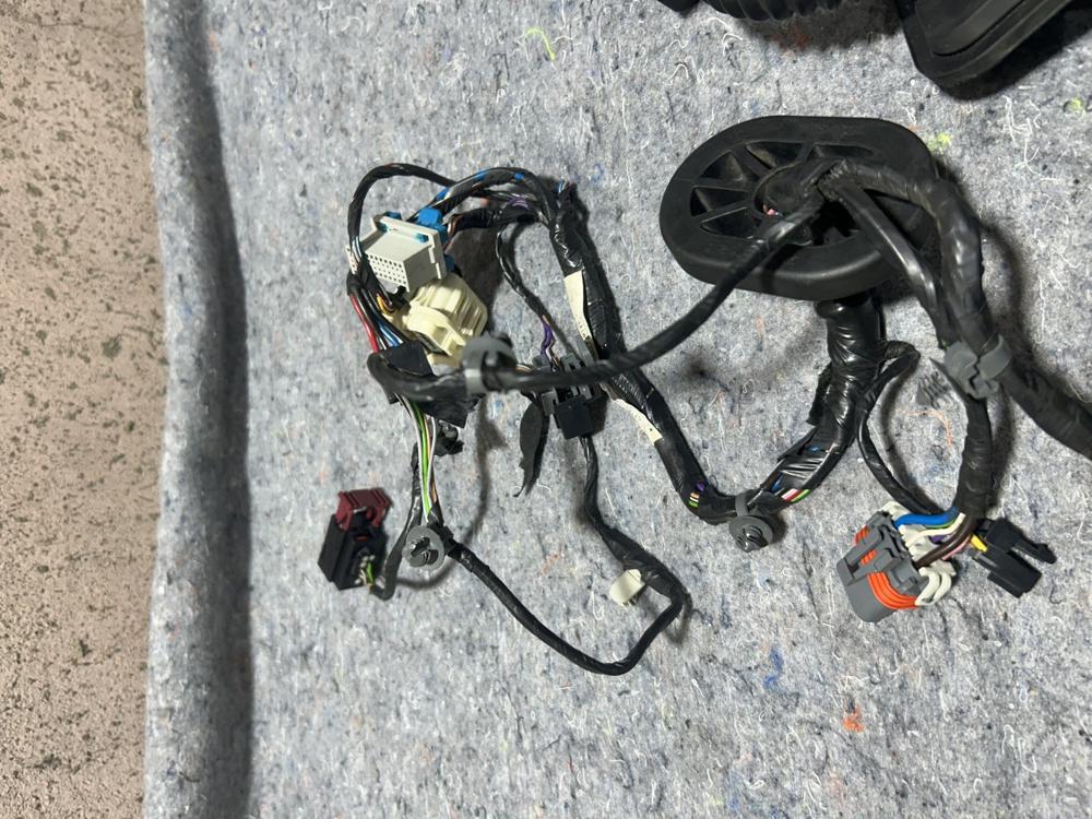 2003 Cadillac CTS 3.2L Left Driver Rear Door Wire Wiring Harness OEM – photo 4
