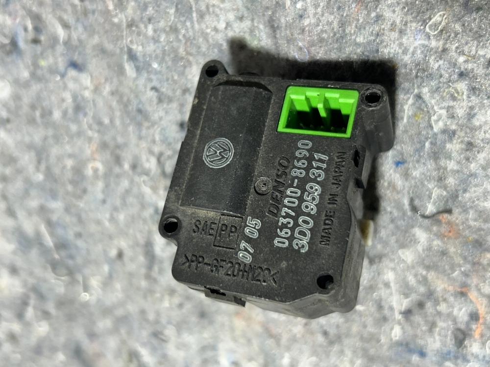 06-12 Bentley Continental Flying Spur AC Heater Servo Flap Actuator Motor OEM – photo 3