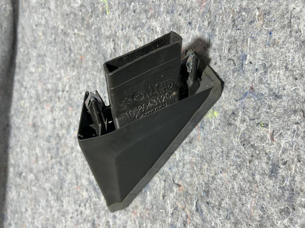 14-20 Maserati Ghibli Right Side Door Mirror Corner Trim Panel 670040480 OEM – photo 2