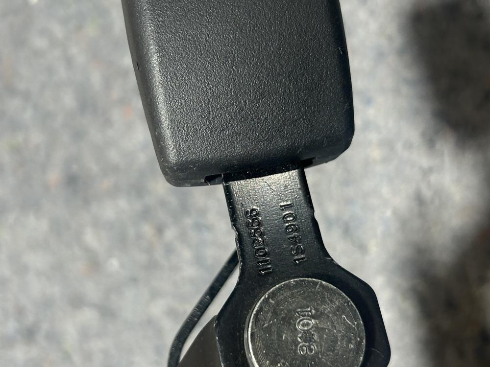 2014-2020 Infiniti Q50 Rear Right Passenger RH Seat Belt Buckle 1102556 OEM – photo 2