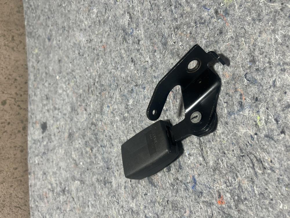 2014-2020 Infiniti Q50 Rear Right Passenger RH Seat Belt Buckle 1102556 OEM – photo 3