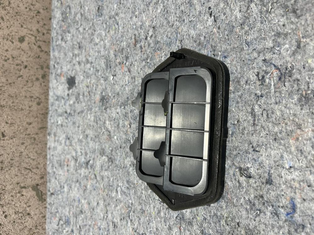 14-18 Mazda 3 Rear Right RH Side Air Pressure Cabin Vent Grille Cover OEM – photo 4