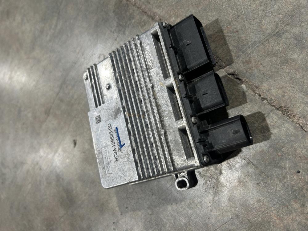 2019 Ford F350 Diesel Glow Plug Moule Control HC3A12B533BD OEM – photo 1
