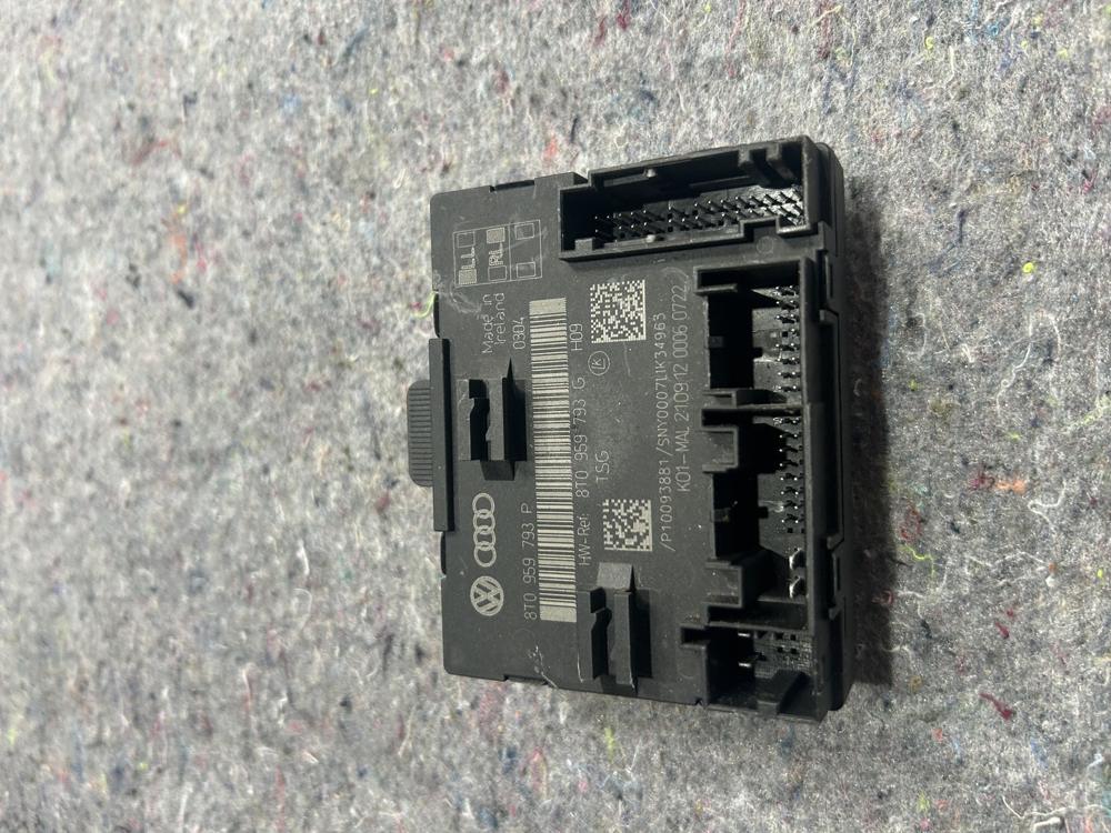 2013-2016 Audi A4 Front Left Door Window Control Module 8T0959793P OEM – photo 1