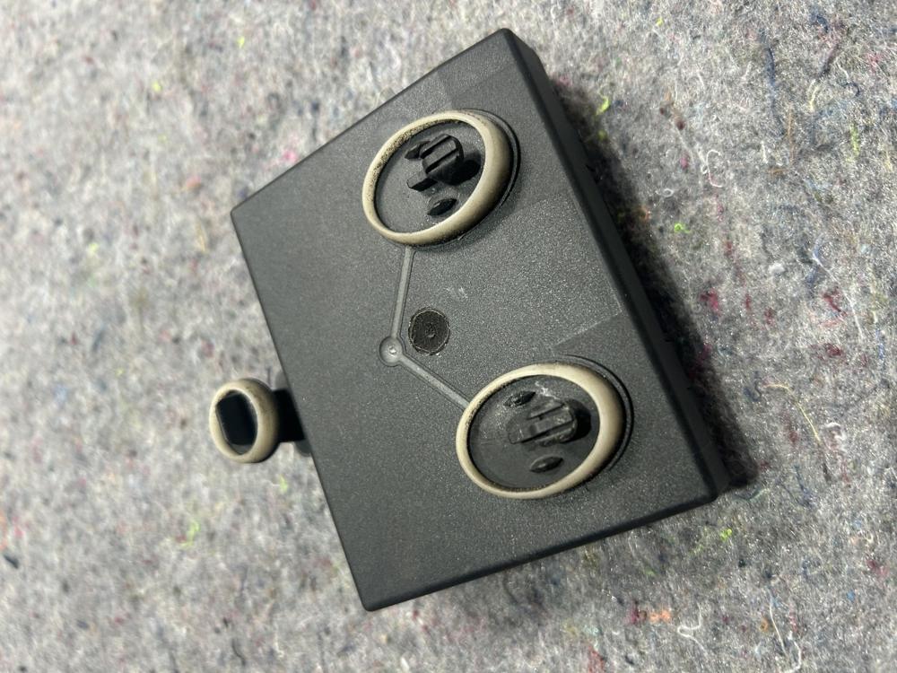 2013-2016 Audi A4 Front Left Door Window Control Module 8T0959793P OEM – photo 2
