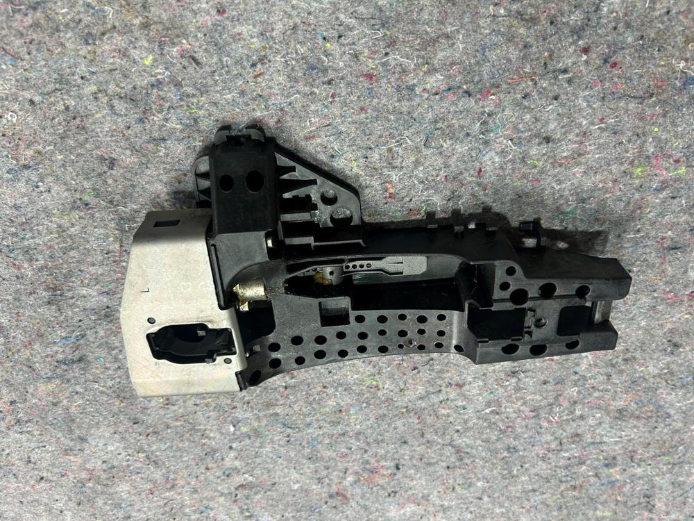 2016-2017 Audi TT Rear Right Passenger Door Handle OEM – photo 1