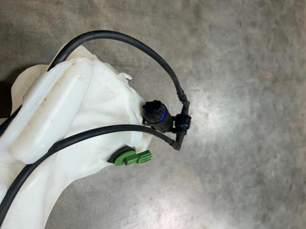 2019 Ford F150 Washer Bottle Reservior Pump JL3417B613AH OEM – photo 3