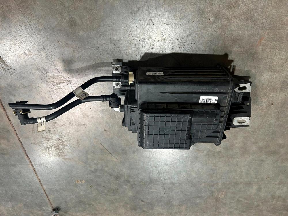 2018-2023 Ford Expedition Fuel Vapor Evaporator Charcoal Canister JL349D653 – photo 1