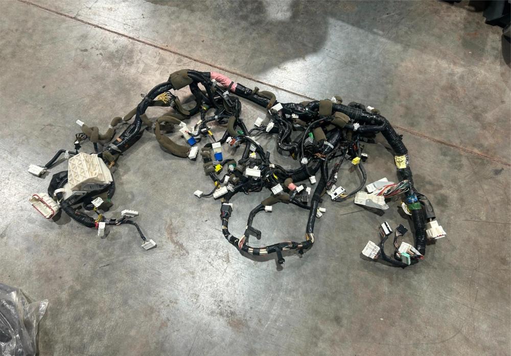 2014 Infiniti Q50 Dash Wire Harness 240104GA0C OEM – photo 1