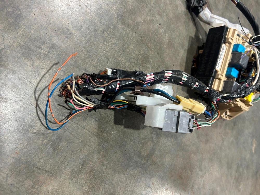 2007-2011 Toyota Camry Under Dash Fuse Relay Box OEM N0387NX 092606 – photo 4