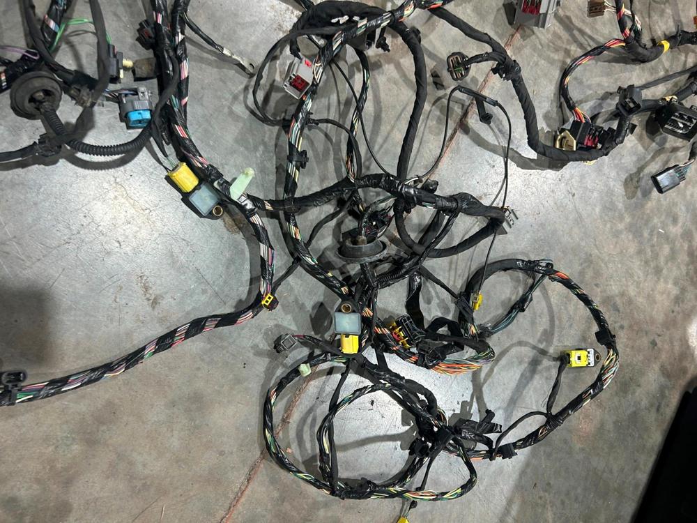 2017 Jeep Patriot Body Wire Harness 2.4 4X4 Auto OEM P68272645AC – photo 3