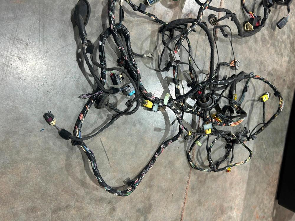 2017 Jeep Patriot Body Wire Harness 2.4 4X4 Auto OEM P68272645AC – photo 4