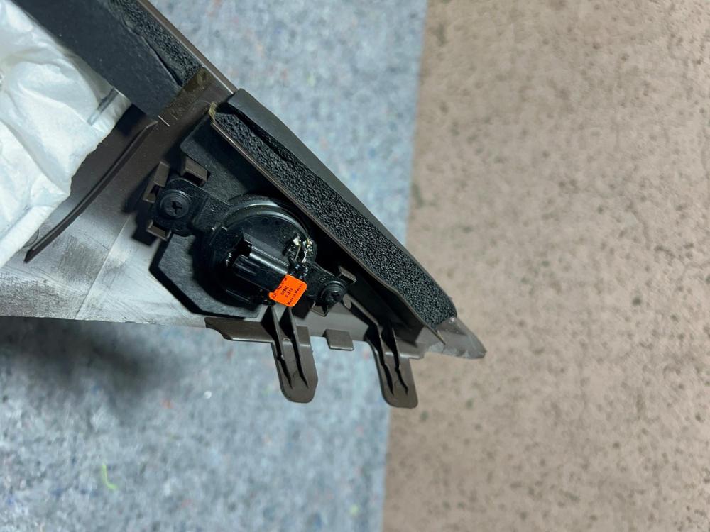 2019 Ford F150 Passenger a Pillar OEM JL3B15025182 CF3EL6 – photo 2