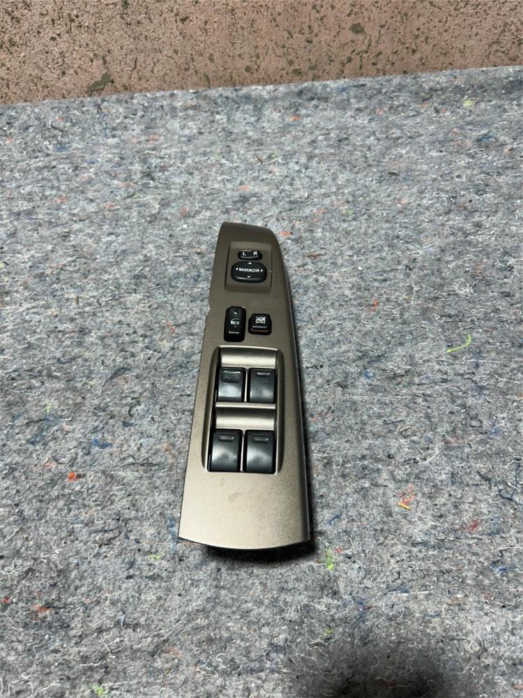 2004-2009 Toyota Prius Left Driver Side Master Power Window Switch 84820-47050 – photo 1