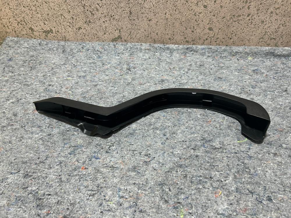 2001-2005 Lexus IS300 Sedan Trunk Lid Driver Left Hinge Cover Trim 64572-53011 – photo 1