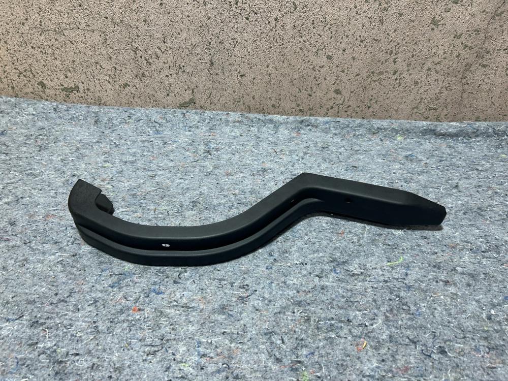 2001-2005 Lexus IS300 Sedan Trunk Lid Driver Left Hinge Cover Trim 64572-53011 – photo 2