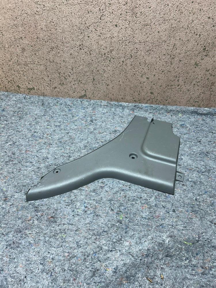 Mercedes Freight Liner Dodge Sprinter Right Passe Side a Pillar Trim Cover – photo 1