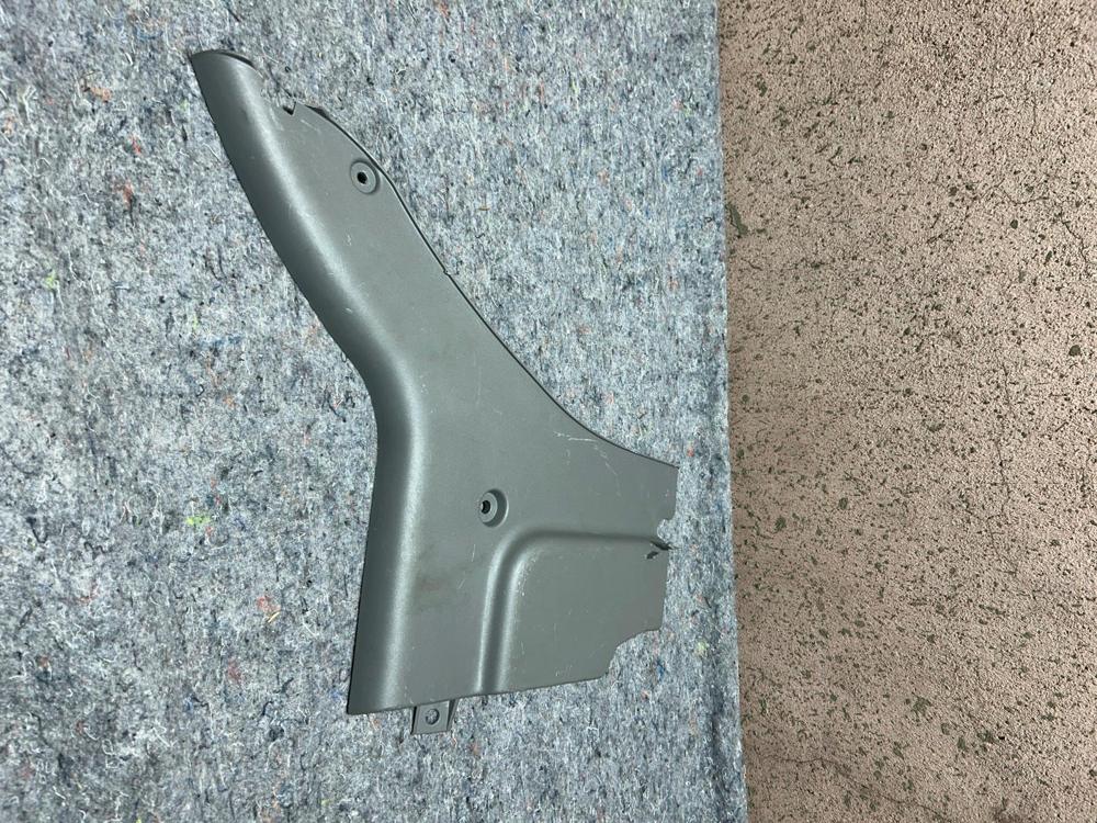 Mercedes Freight Liner Dodge Sprinter Right Passe Side a Pillar Trim Cover – photo 3
