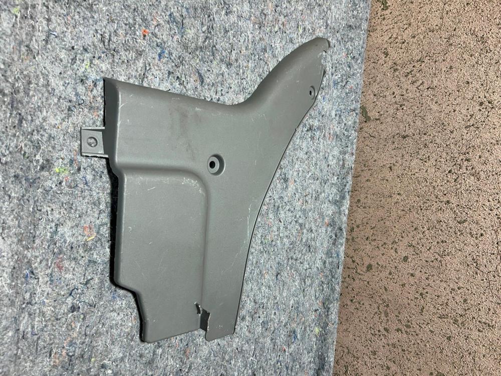 Mercedes Freight Liner Dodge Sprinter Right Passe Side a Pillar Trim Cover – photo 4