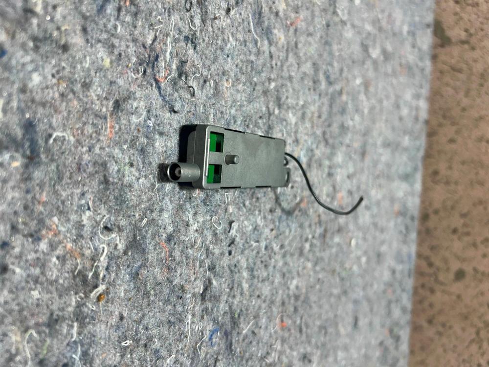 2014-2024 Maserati Quattroporte Antenna Amplifier Control Module OEM 670002130 – photo 2