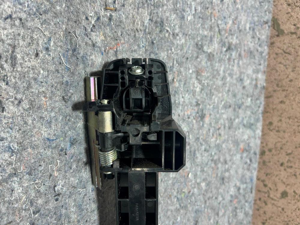 14-23 Infiniti Q50 Front Right RH Pass Side Exterior Door Handle Bezel OEM – photo 2