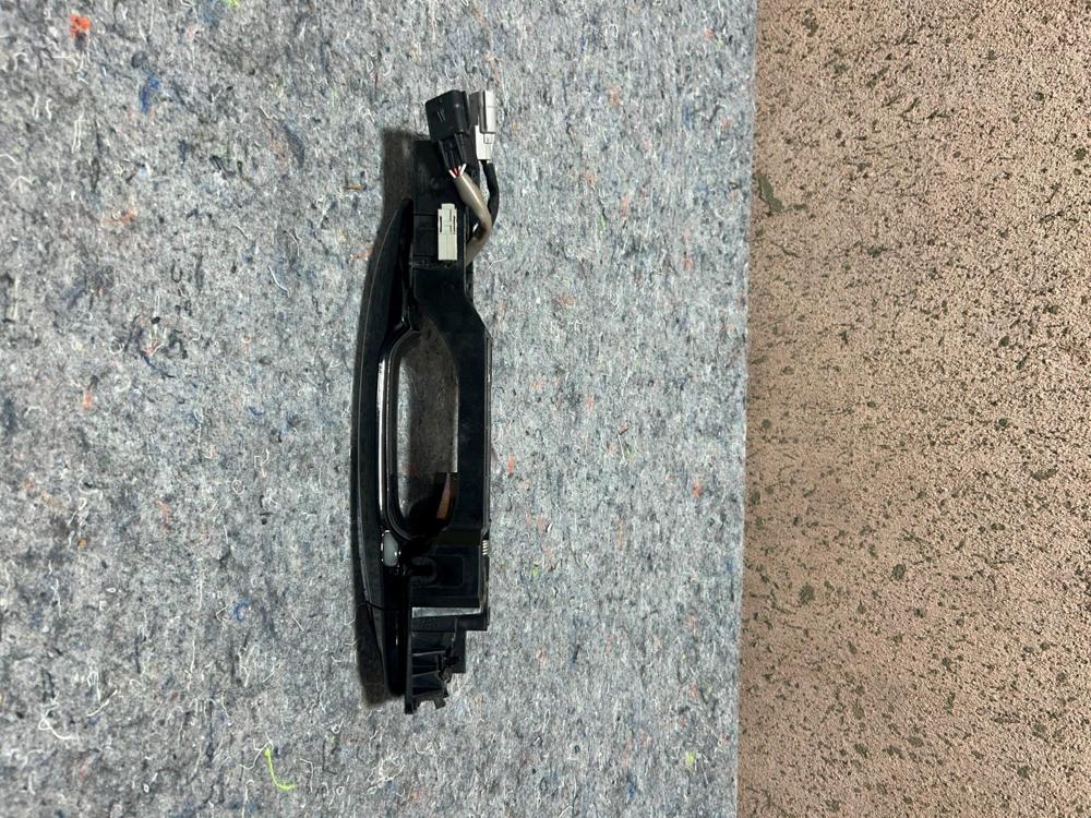 14-23 Infiniti Q50 Front Right RH Pass Side Exterior Door Handle Bezel OEM – photo 4