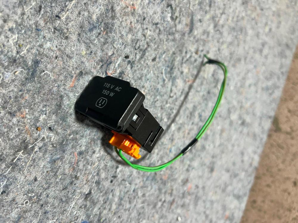 Genuine Mopar Inverter Power Outlet 56046933AA – photo 2