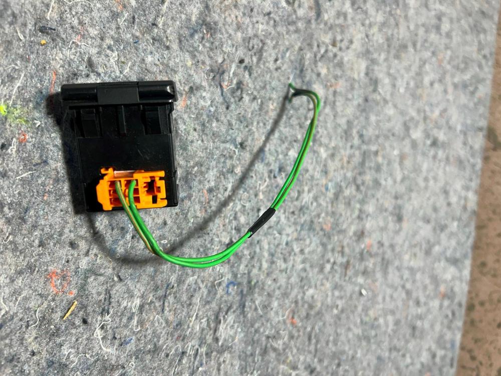Genuine Mopar Inverter Power Outlet 56046933AA – photo 4