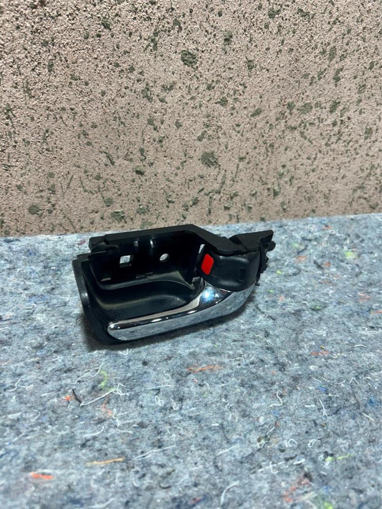 2004-2009 Toyota Prius Front Right Interior Door Handle OEM 69273-47010 – photo 1