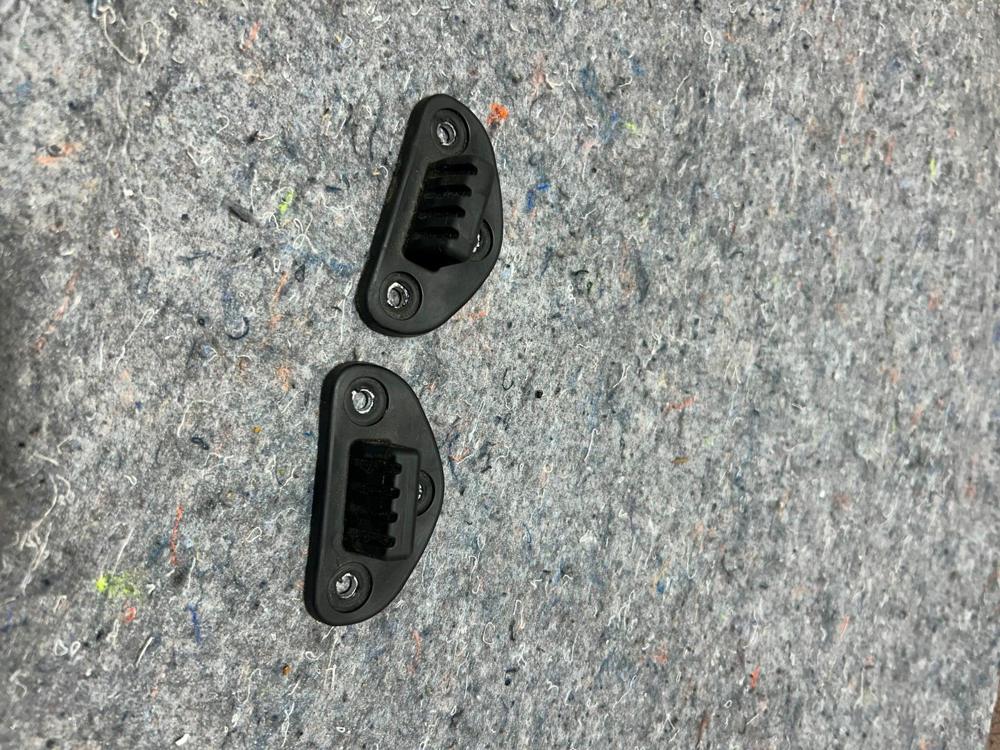 2023-25 Kia Sportage Tailgate Liftgate Lh+rh Bumper Buffer Stop Stopper OEM – photo 2