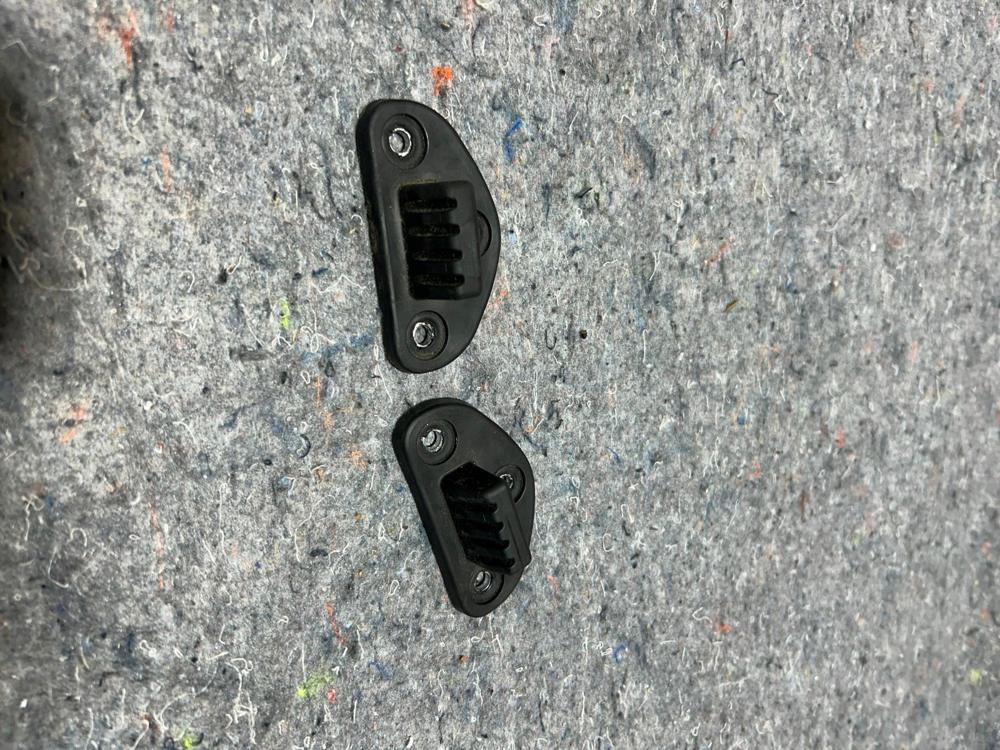 2023-25 Kia Sportage Tailgate Liftgate Lh+rh Bumper Buffer Stop Stopper OEM – photo 3