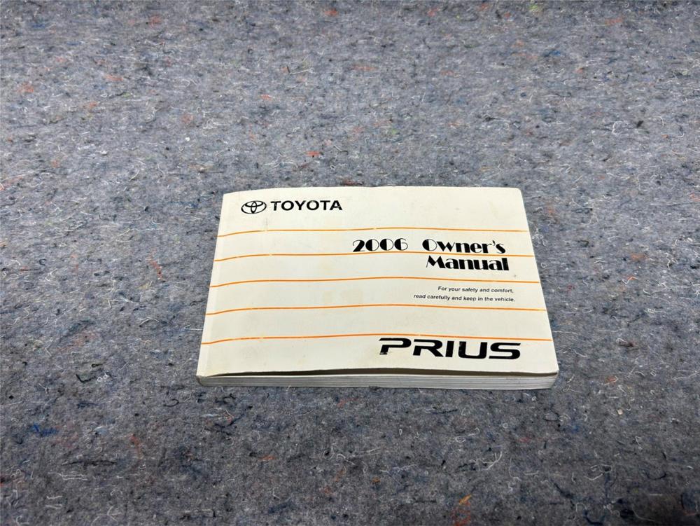 2006 Toyota Prius Owners Manual – photo 1