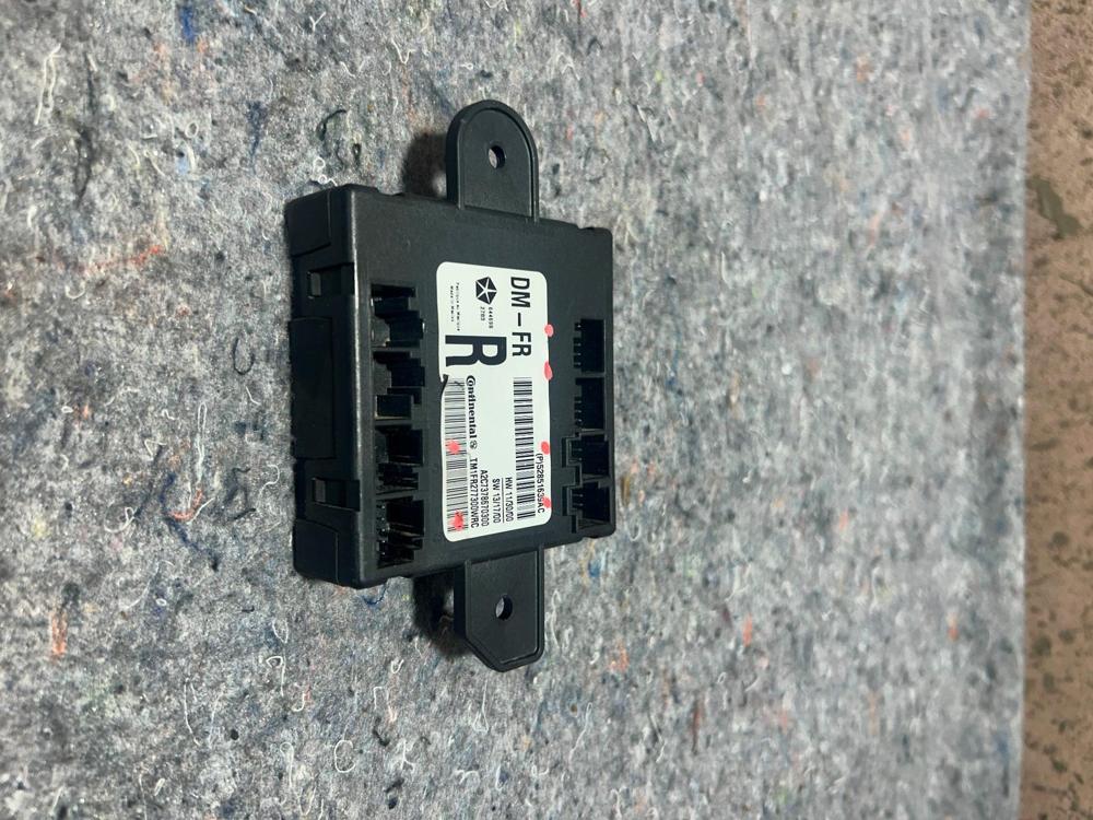 14-17 Maserati Ghibli Front Right Passenger Side Door Control Module 52851639AC – photo 2