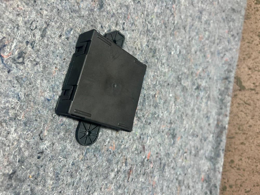 14-17 Maserati Ghibli Front Right Passenger Side Door Control Module 52851639AC – photo 3