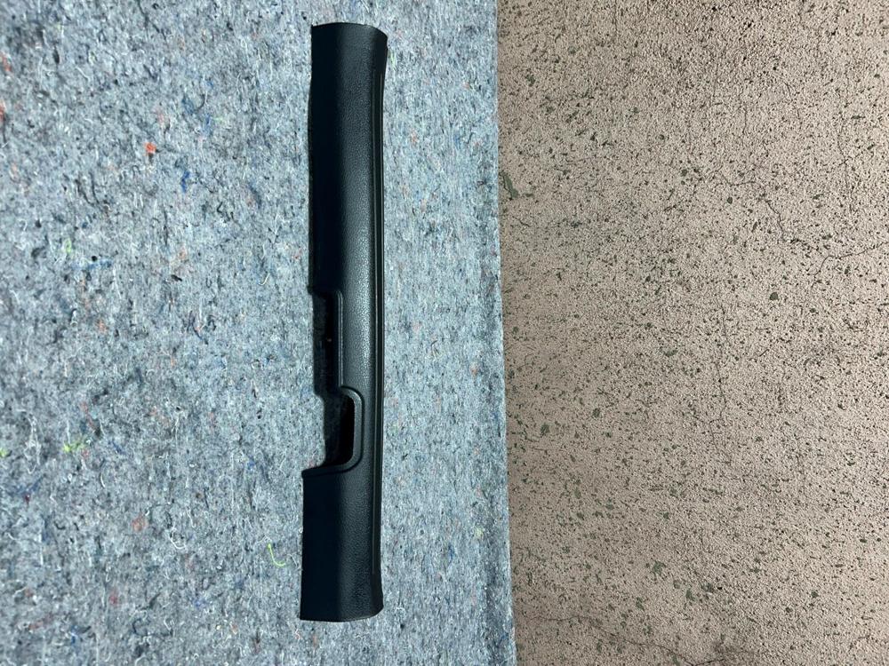 2020-2023 Kia Telluride OEM Right Front Door Sill Scuff Plate 85880S9000 – photo 3