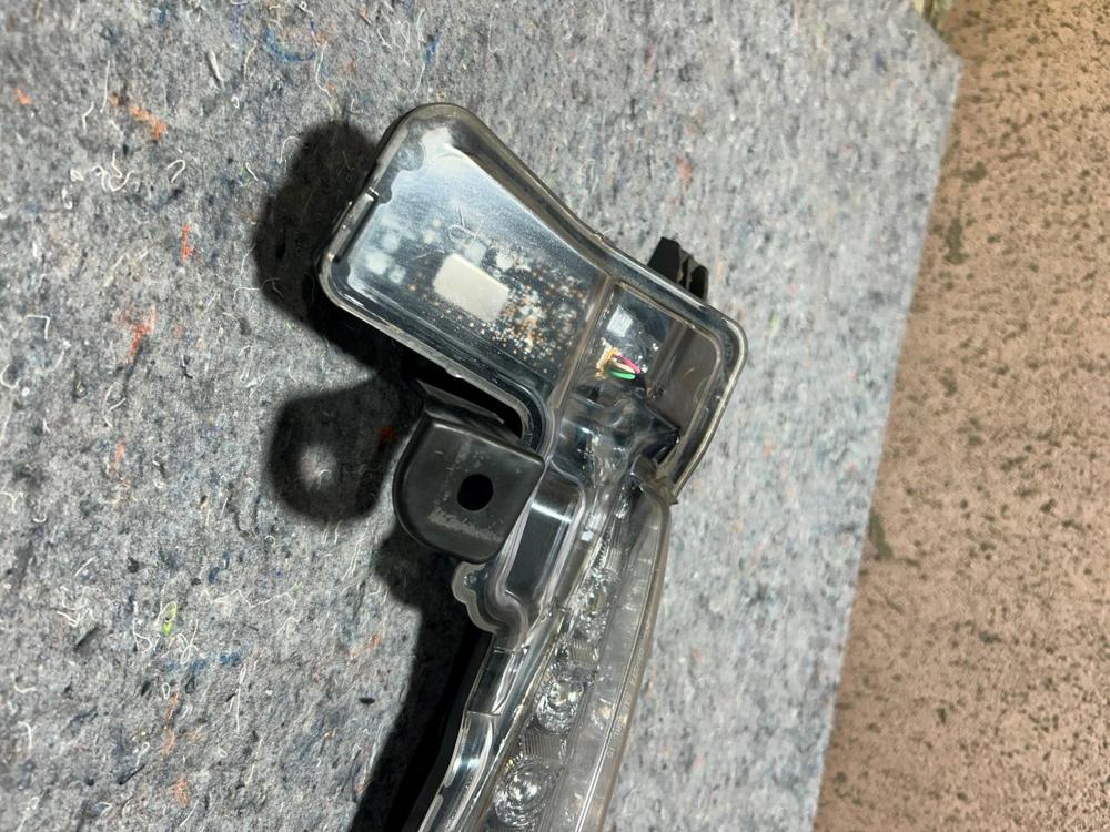 2017-2019 Toyota Corolla Fog Light Right Passenger LED OEM – photo 4