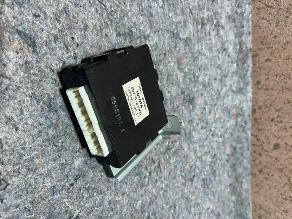 2001-2005 OEM Lexus IS300 Theft Locking Control Module Relay Unit 89730-53060 – photo 3