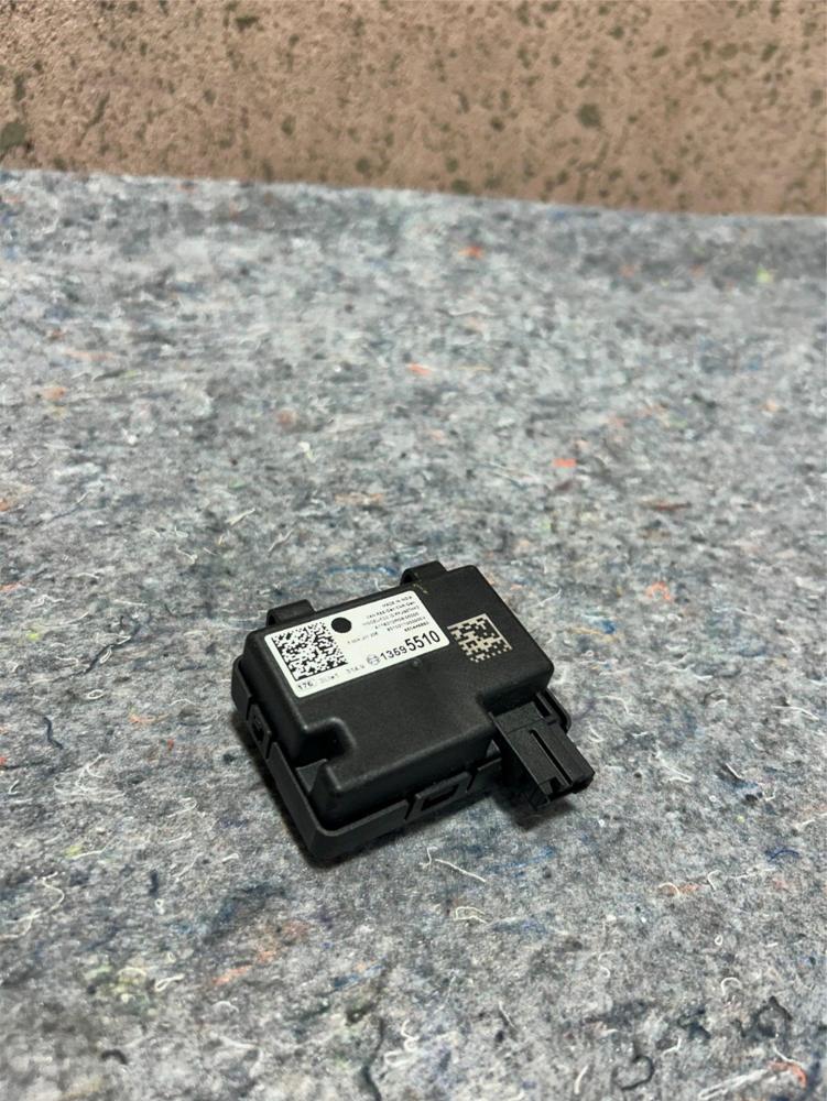 2018-2024 Chevrolet Equinox Keyless Entry Remote Receiver Module 13595510 OEM – photo 1