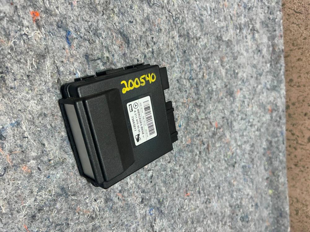 03-09 Mercedes W211 E320 E500 Trunk Release Opener Control Module 2118703026 OEM – photo 2