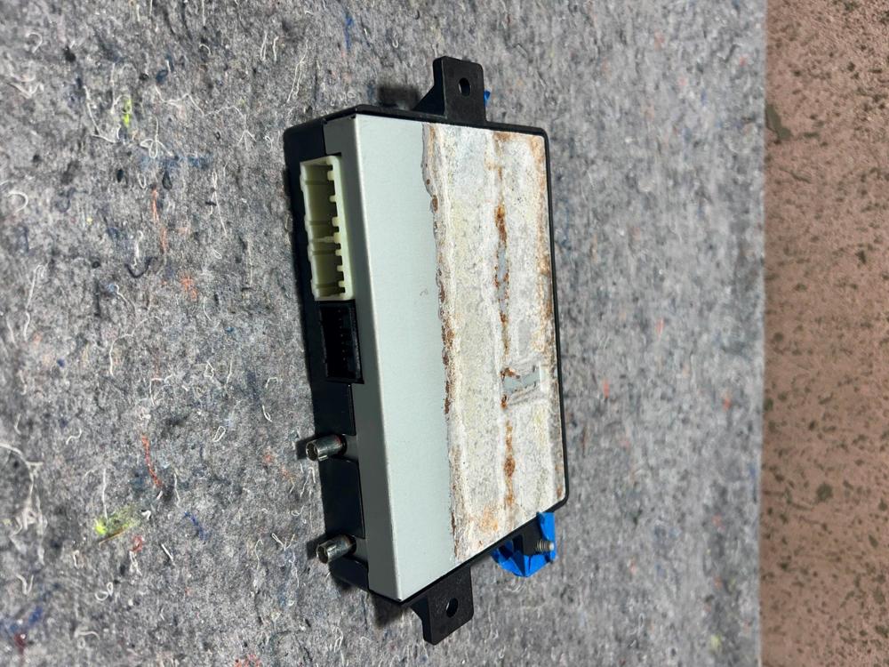 2017 Chevy Spark Communication Box Module LH 84136296 OEM – photo 3
