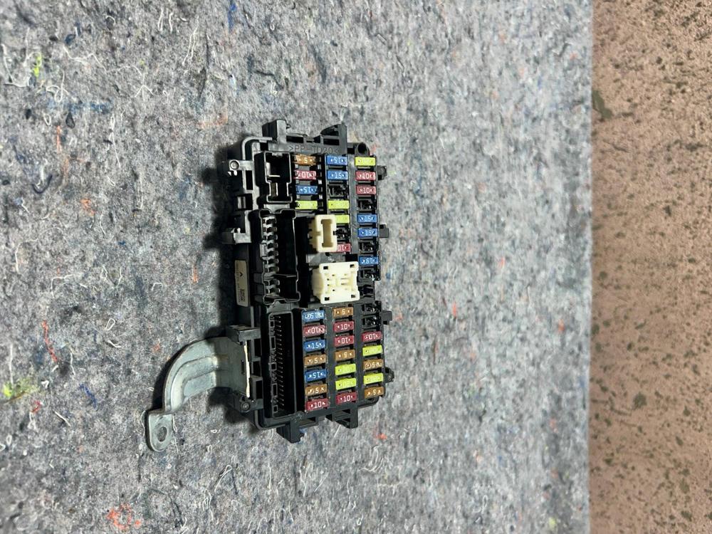 2016-2022 Infiniti Q50 OEM Left Front Dash Fuse Box OEM 0011172 09170029 – photo 4